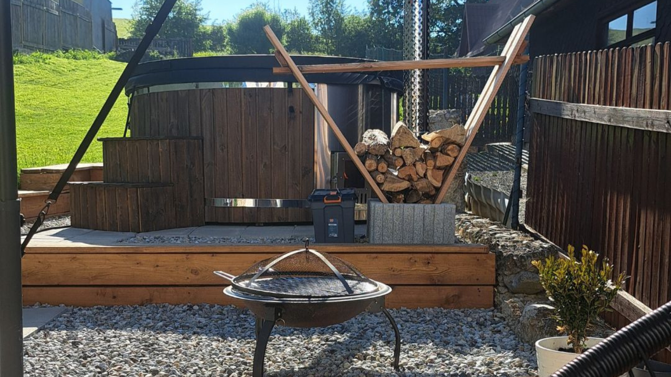 Tiny Cottage Slovakia ubytovanie s kadou na Liptove